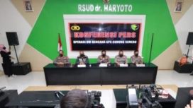Tim Disaster Victim Identification ( DVI) Polri menyampaikan 7 hasil identifikasi jenazah korban awan panas guguran (APG) di RSUD Haryoto Lumajang, (8/12/21)