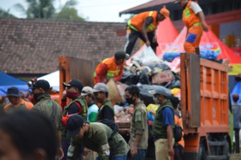 Tangani Sampah Pasca Bencana APG Semeru, DLH Lumajang Bentuk TIM URC