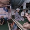 JSC Dinsos Jatim berikan Bantuan LDP di Pengungsi APG Semeru di Desa Jarit Kec Candipuro Kabupaten Lumajang