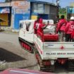 Kendaraan taktis segala medan Hagglund Palang Merah Indonesia (PMI) yang dikerahkan ke Dusun Curah Kobokan dan Supitarang sejak Senin (6/12/2021) dengan membawa bantuan sembako dan air bersih.
