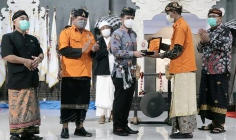 Wagub Emil Hadiri Pelantikan DPC Prajaniti Hindu Indonesia Jatim