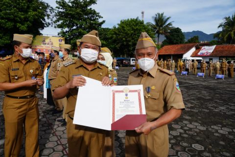 236 PNS di Lingkungan Pemkab Garut Memperoleh Penghargaan Satya Lancana Karya Satya Presiden RI