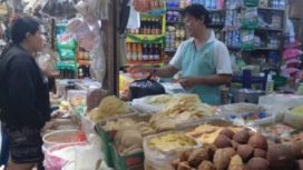 Pemkot Malang melakukan pemantauan stok kebutuhan bahan pokok sehari-hari di pasaran, pada Senin (13/12/2021).