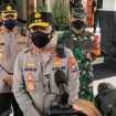 Kapolda Jatim Irjen Pol Nico Afinta memberikan keterangan terkait teridentifikasinya 28 jenazah korban APG Semeru.
