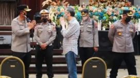 Kapolresta Sidoarjo Kombes Pol. Kusumo  Wahyu Bintoro turun langsung mengecek keamanan dan penerapan protokol kesehatan Senin (20/12/21)