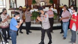 Kapolres Pasuruan Kota AKBP Raden Muhammad Jauhari, S.H., S.I.K., M.Si melakukan pengecekan dan peninjauan Gereja dalam rangka Nataru, Senin (20/12/2021).
