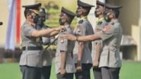Kapolda Jawa Timur Irjen Pol Nico Afinta pimpin upacara penutupan, Pelantikan, dan Pengambilan Sumpah Pendidikan Pembentukan Bintara Polri (Diktukba) TA. 2021 di Sekolah Polisi Negara (SPN) Polda Jawa Timur, di kawasan Mojokerto, Rabu (22/12/2021).