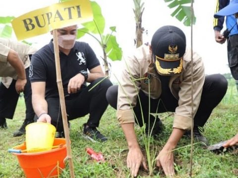 Bupati Tuban Resmikan Taman Siaga Bencana di Kawasan Aliran Bengawan Solo