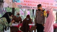Polres Gresik menggelar vaksinasi murid berkebutuhan khusus di Sekolah Luar Biasa (SLB) Kemala Bhayangkari.
Kamis (23/12/2021).