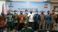 Wakil Ketua V KORMI Jatim, I Wayan Sudarma mewakili ketua KORMI Jatim Dr Hudiyono, membuka pelatihan wasit dan juri tingkat dasar persatuan panahan tradisonal Indonesia (Jatim) di Surabaya Sabtu (25/12/20021)