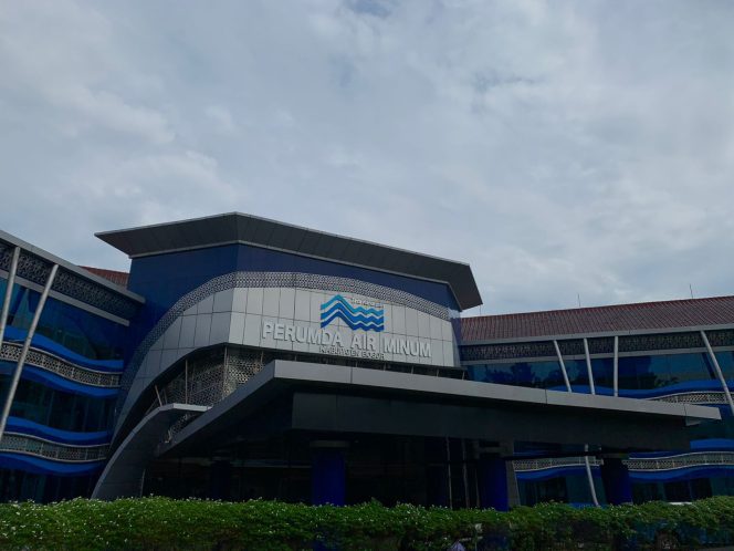 
					Kinerja Perumda Air Minum Tirta Kahuripan Tahun 2021