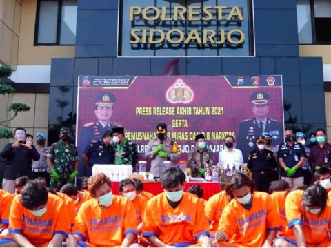 Penghujung Akhir Tahun, Polresta Sidoarjo Musnahkan Ratusan Ribu Barbuk