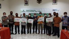 KPH Madiun  menyerahkan dana sharing Rp 518 Juta kepada 45 Lembaga Masyarakat Pengelola Sumber Daya  Hutan (LMPSDH) di Aula Kantor Perhutani KPH Madiun, Kamis (30/12).