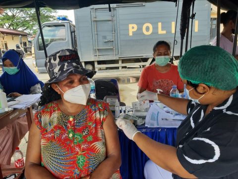 Polres Sorong Kejar Target Vaksinasi Covid-19 di Berbagai Lokasi