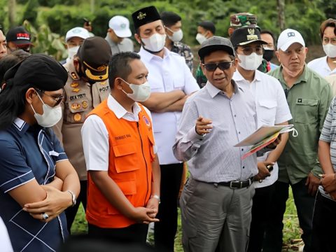 Menkopolhukam Apresiasi Langkah Cepat Kepala Daerah di Lumajang Tangani Bencana Erupsi Semeru