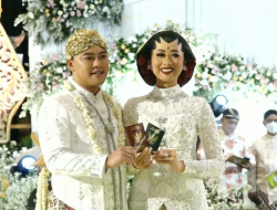 Danang DA Resmi Menikah dengan Hemas Nura. Foto: YouTube/DANANG OFFICIAL
