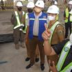 Bupati Trenggalek, Mochamad Nur Arifin, saat meninjau  pembangunan dua gedung baru RSUD dr.Soedomo Trenggalek.
Senin (3/1/2022).