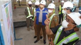 Bupati Trenggalek, Mochamad Nur Arifin, saat meninjau  pembangunan dua gedung baru RSUD dr.Soedomo Trenggalek.
Senin (3/1/2022).