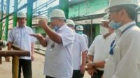 Direktur Utama Holding Perkebunan Muhammad Abdul Ghani, ketika melakukan kunjungan ke PG Kedawoeng terkait persiapan giling pabrik tahun 2022
