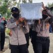 Kedatangan jenazah, mendapat pengawalan dari aparat Kepolisian dari Polda Jatim, Polresta Sidoarjo dan Polres Lumajang dengan menggunakan ambulan milik Polda Jatim.