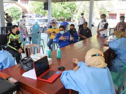 Bersama Kapolresta, Wali Kota Padang Tinjau Vaksinasi di Sejumlah Gerai