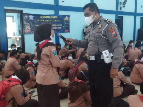 Satlantas Polres Kediri Kota Gelar Dikmas Police Goes to School Sasaran SMKN 1