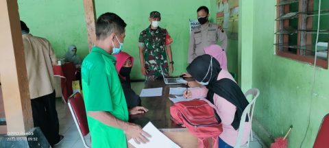 Dijaga TNI-Polri, Puskesmas Puledagel Blora Layani Vaksinasi COVID-19