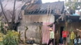 Kebakaran home industri pabrik krupuk di Desa Munjungan, Kecamatan Munjungan, Kab. Trenggalek, Minggu (9/1/2022).