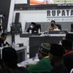 Kapolres Bojonegoro AKBP Muhammad bersama Dandim 0813/Bojonegoro, Letkol. Arm. Arif Yudho Purwanto, saat acara Cangkrukan Kamtibmas di Gedung AP I Rawi Polres Bojonegoro, Sabtu(15/1/2022).
