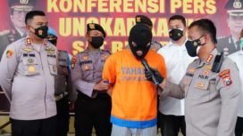 Kapolresta Sidoarjo Kombes Pol Kusumo Wahyu Bintoro saat ungkap kasus pencabulan