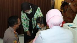 Polres Bangkalan, saat  menggelar vaksinasi merdeka untuk anak anak usia 6-11 di ruang Serbaguna Mapolres Bangkalan, Rabu (19/1/2022).