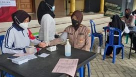 Polres Bojonegoro menggelar vaksin  booster bagi personel yang memberikan  pelayanan langsung kepada masyarakat, Jumat (21/1/2022).