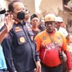 Bupati Jember Hendy Siswanto bersama Ketua DPRD Jember Itqon Syauqi, saat meninjau lokasi terdampak banjir di Kecamatan Bangsalsari.