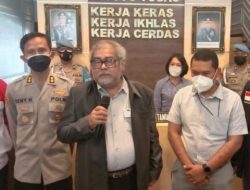 Wakil Kepala Polresta Malang Kota, AKBP Deny Heryanto bersama Ketua Komnas Perlindungan Anak (Komnas PA), Arist Merdeka Sirait.
