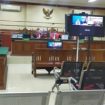 JPU KPK Wawan Yunarwanto, saat  menyidangkan perdana  anggota DPR RI Hasan Aminuddin dan istrinya Bupati Probolinggo Putut Tantriana di Pengadilan Tipikor Surabaya, Selasa (25/1/2022).