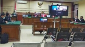JPU KPK Wawan Yunarwanto, saat  menyidangkan perdana  anggota DPR RI Hasan Aminuddin dan istrinya Bupati Probolinggo Putut Tantriana di Pengadilan Tipikor Surabaya, Selasa (25/1/2022).