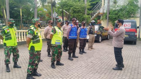 Gelar Operasi Gabungan TNI, Polri Dan Satpol PP Dalam Upaya Penegakan Prokes Di Wilayah Hukum Polsek Mojoroto