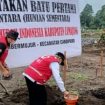 PMI kabupaten Lumajang, saat  peletakan batu pertama  pembangunan hunian sementara bagi korban Erupsi Gunung. Kamis (27/1/2022)