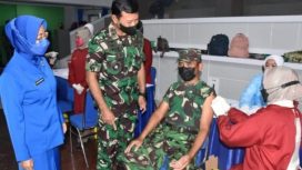 Vaksinasi booster bagi seluruh Prajurit dan PNS dan Jalasenastri Koarmada II di Gedung Panti Tjahaya Armada (PTA) Markas Koarmada II, Rabu (26/1/2022).
