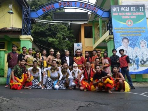 SMK PGRI 1 Kota Kediri Kembangkan Ekstrakulikuler Siswa Di Bidang Seni