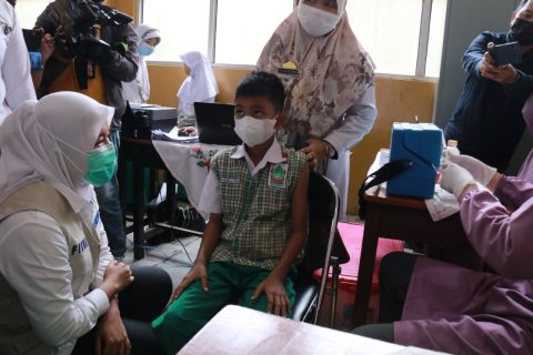 Wawako Palembang Imbau Orang Tua Daftarkan Anak Ikut Vaksin