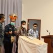 Stafsus Presiden Billy Mambrasar saat menghadiri peresmian Pusat Inkubasi Bisnis dan Teknologi (IBT) Polinef, Papua Barat, Kamis (20/01/2022). (Foto: Tim Stafsus Presiden Billy Mambrasar)