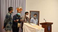 Stafsus Presiden Billy Mambrasar saat menghadiri peresmian Pusat Inkubasi Bisnis dan Teknologi (IBT) Polinef, Papua Barat, Kamis (20/01/2022). (Foto: Tim Stafsus Presiden Billy Mambrasar)