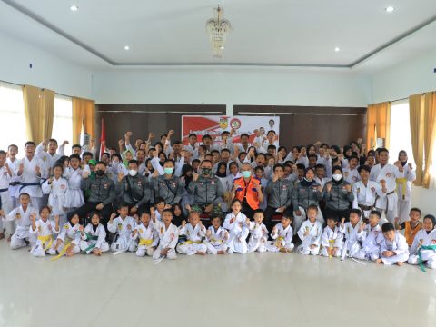 Wakil Walikota Pekanbaru Lepas Atlet Karate Untuk Kejurda Riau 2022