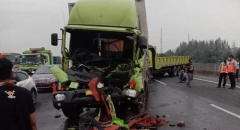 Tiga Kendaraan Tabrakan Beruntun di Tol Tangerang-Merak, Dua Orang Tewas