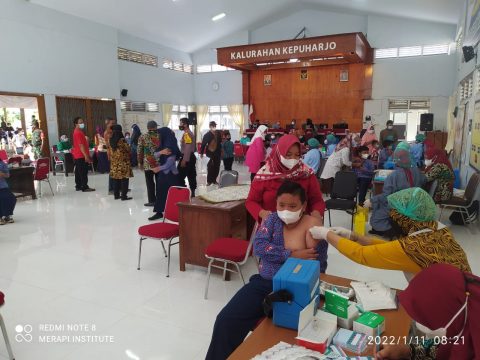 Ratusan Siswa SD di Cangkringan Jalani Vaksinasi Covid-19 Dosis Pertama