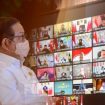 Seskab Pramono Anung mengikuti Ratas Evaluasi PPKM melalui konferensi video, Minggu (27/02/2022). (Foto: Humas Setkab/Jay)