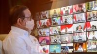 Seskab Pramono Anung mengikuti Ratas Evaluasi PPKM melalui konferensi video, Minggu (27/02/2022). (Foto: Humas Setkab/Jay)