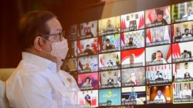 Seskab Pramono Anung mengikuti Ratas Evaluasi PPKM melalui konferensi video, Minggu (27/02/2022). (Foto: Humas Setkab/Jay)