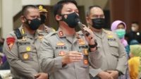 Kapolda Jawa Timur, Irjen Pol Nico Afinta, bersama Forkopimda Kota Surabaya melaksanakan kegiatan vaksinasi massal di Tunjungan Plaza Kamis, (3/2/202).